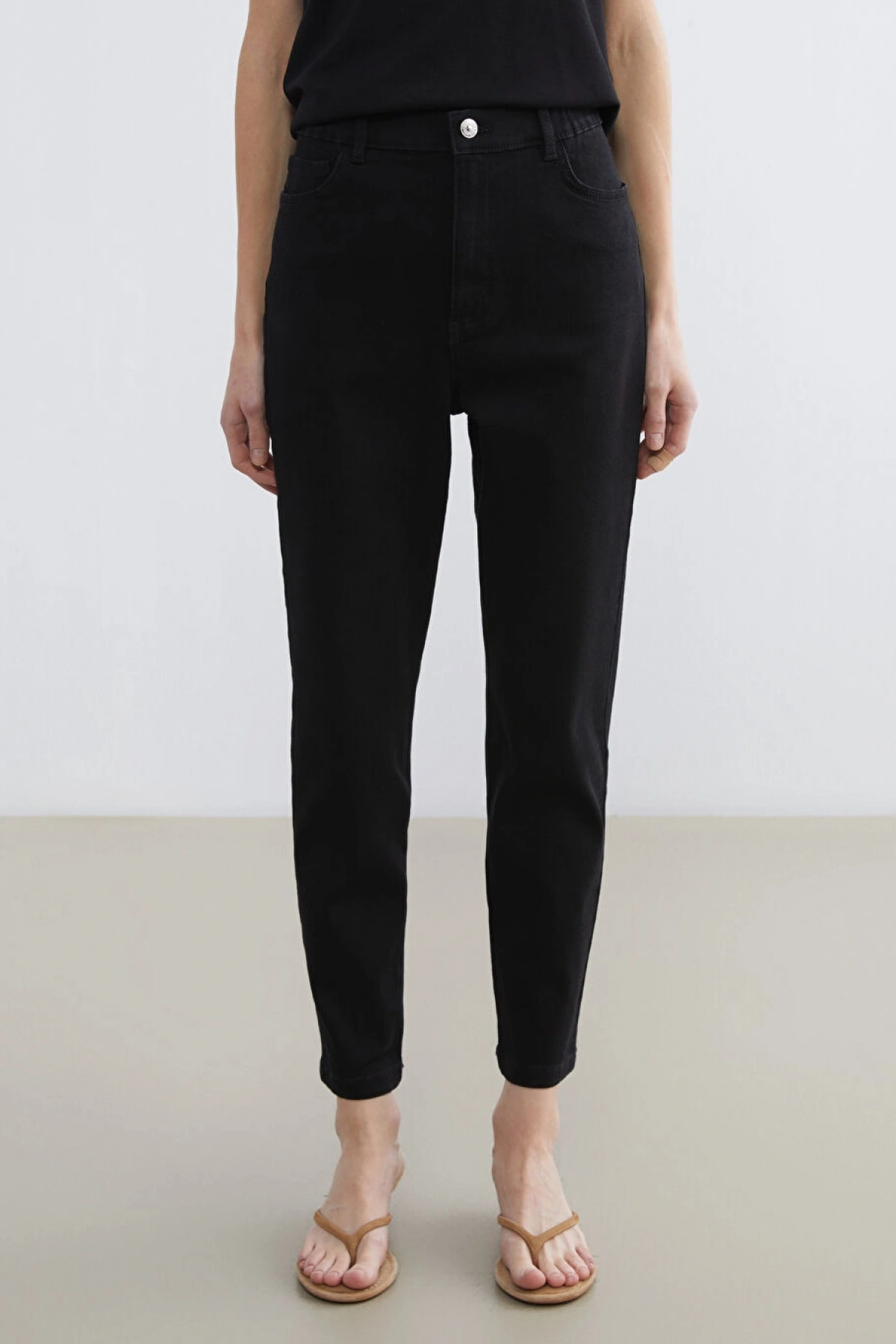 LCWAIKIKI Classic Siyah Beli Lastikli Slim Mom Kadın Jean Pantolon