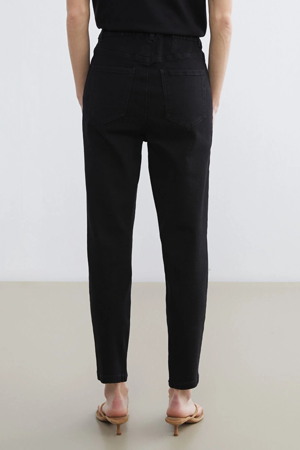 LCWAIKIKI Classic Siyah Beli Lastikli Slim Mom Kadın Jean Pantolon