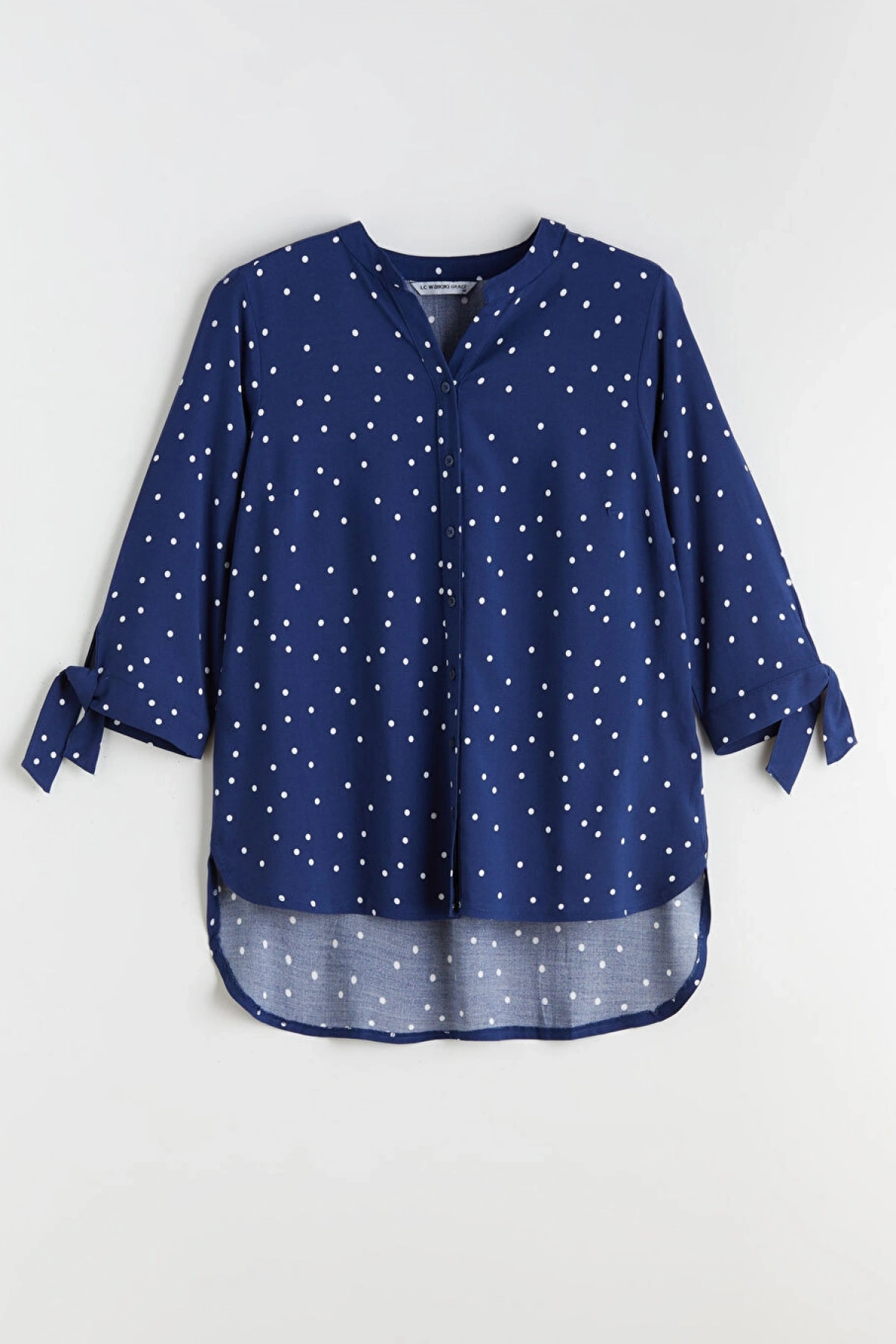 LCW Grace Lacivert Kaçık Yaka Puantiyeli Bluz