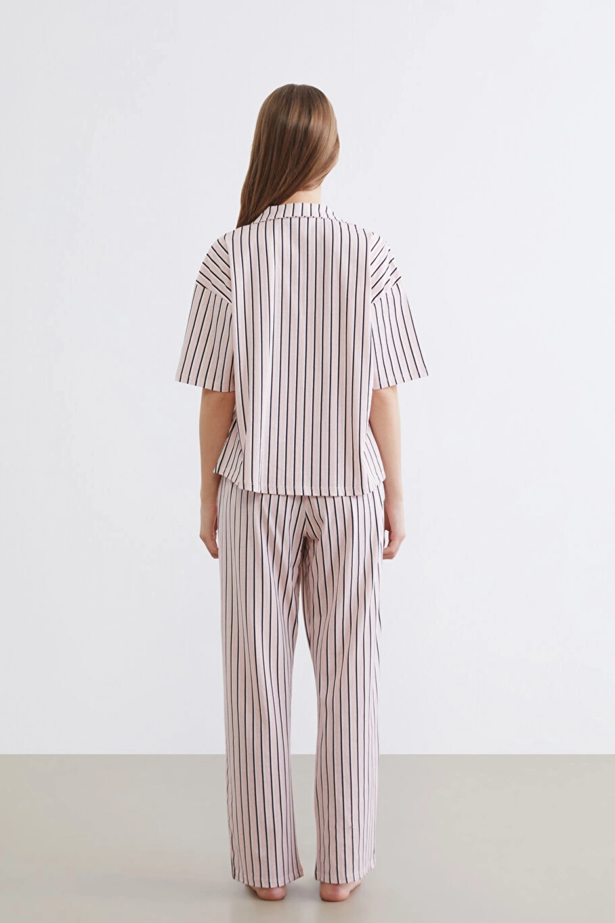 LCW Young Pembe Gömlek Yaka Çizgili Kadın Pijama Takım