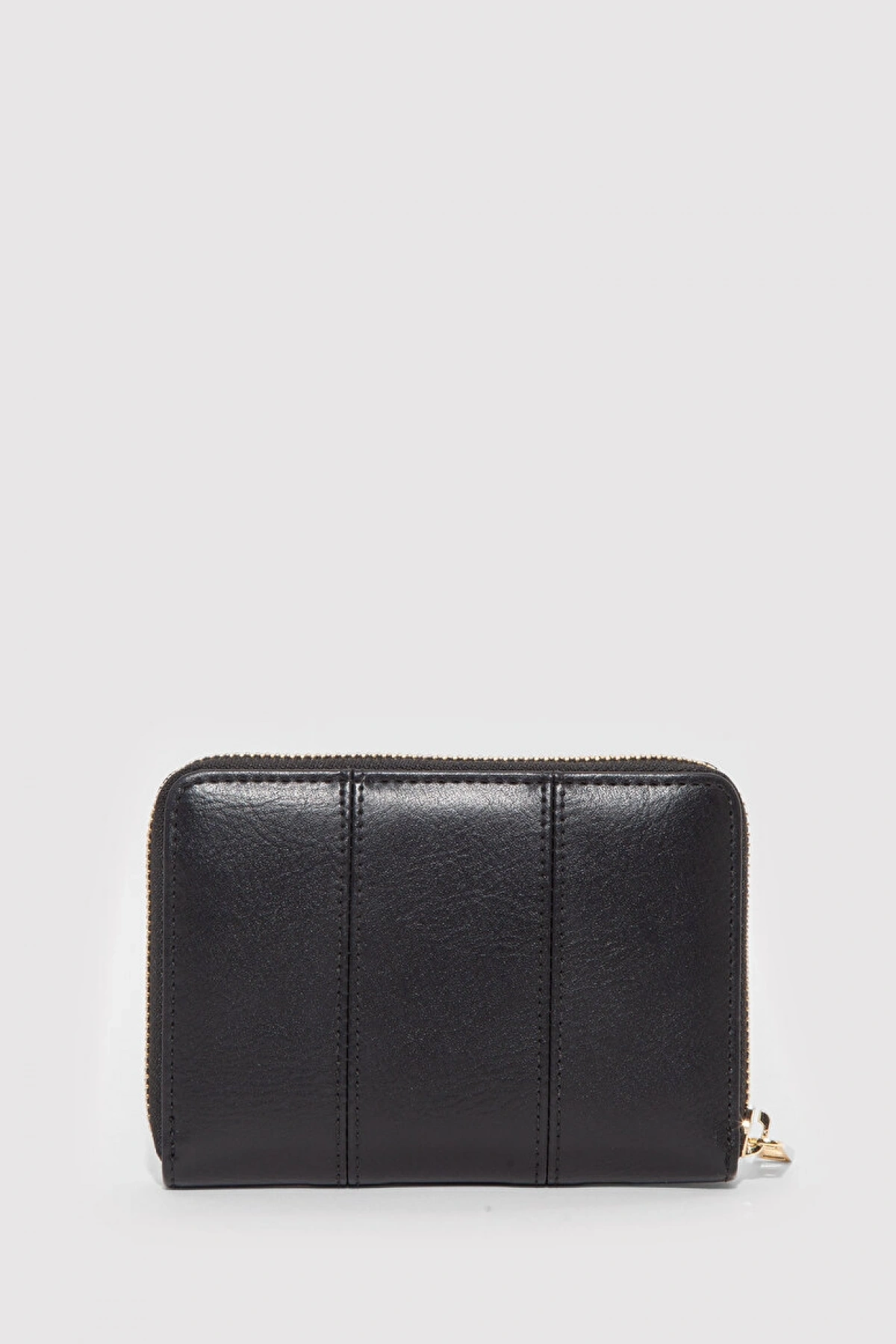 Mavi nin kadın koleksiyonundan Siyah Cüzdan.