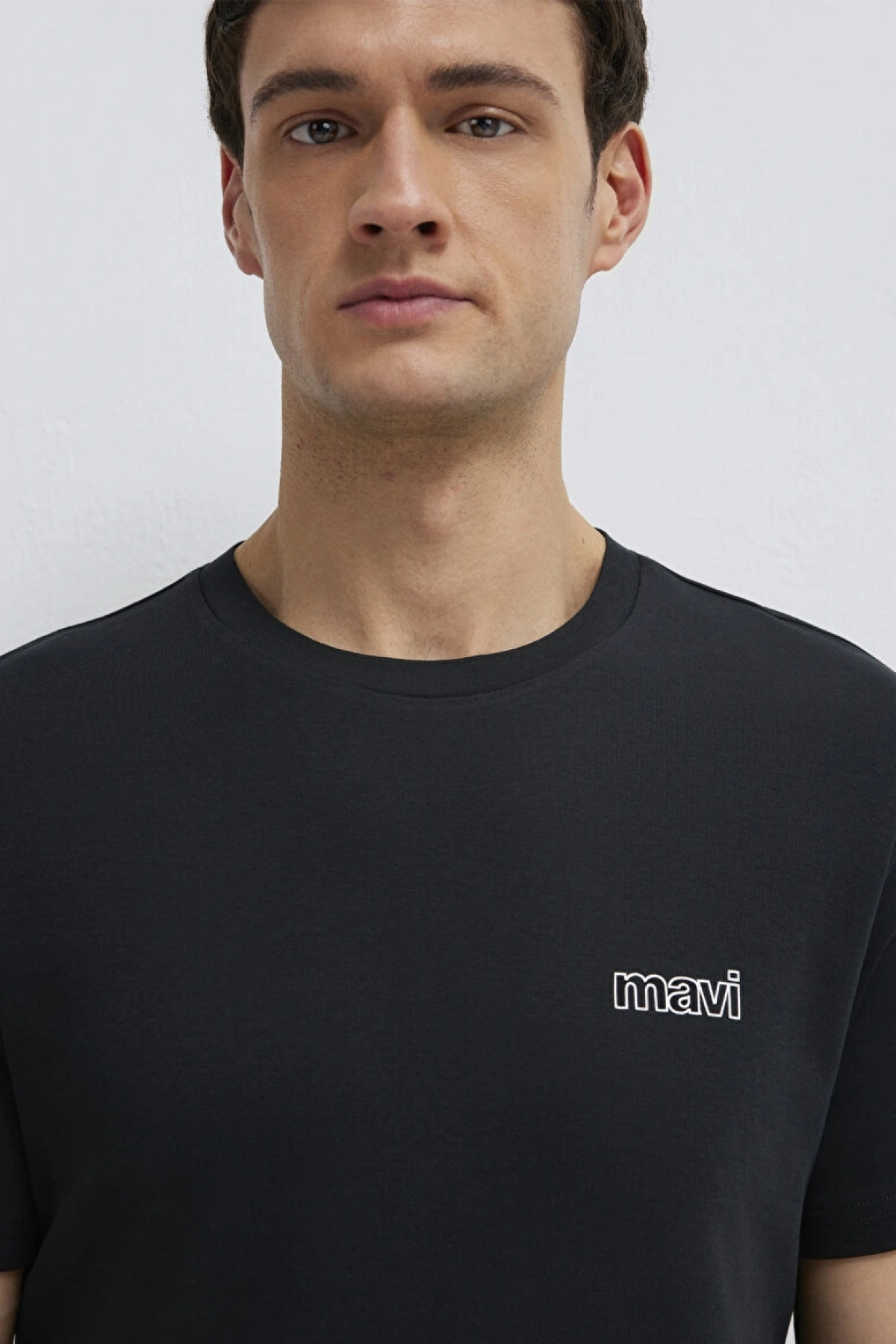 Mavi Logo Baskılı Siyah İnterlok Tişört