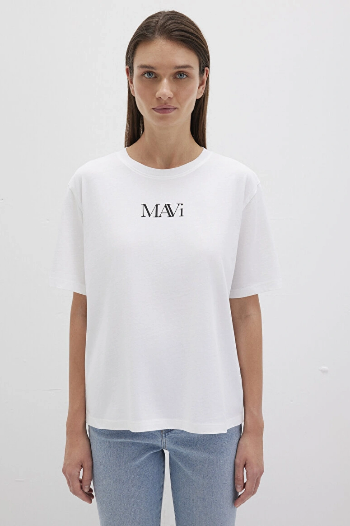 Mavi Logo Baskılı Beyaz Tişört