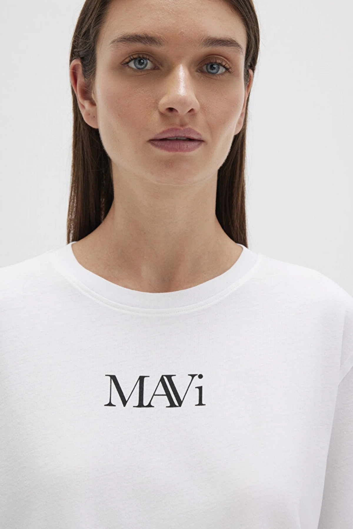 Mavi Logo Baskılı Beyaz Tişört