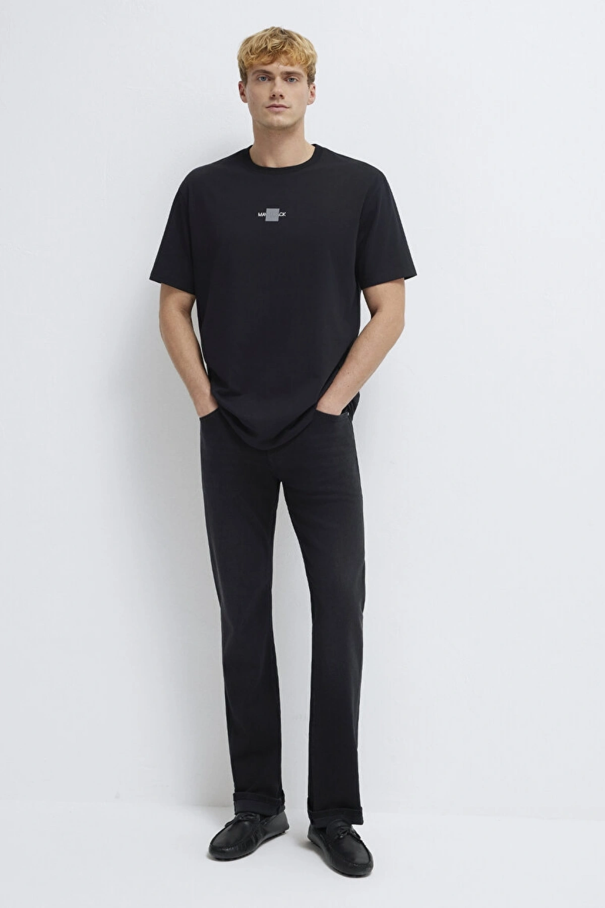 Mavi Black Reflektörlü Siyah Tişört