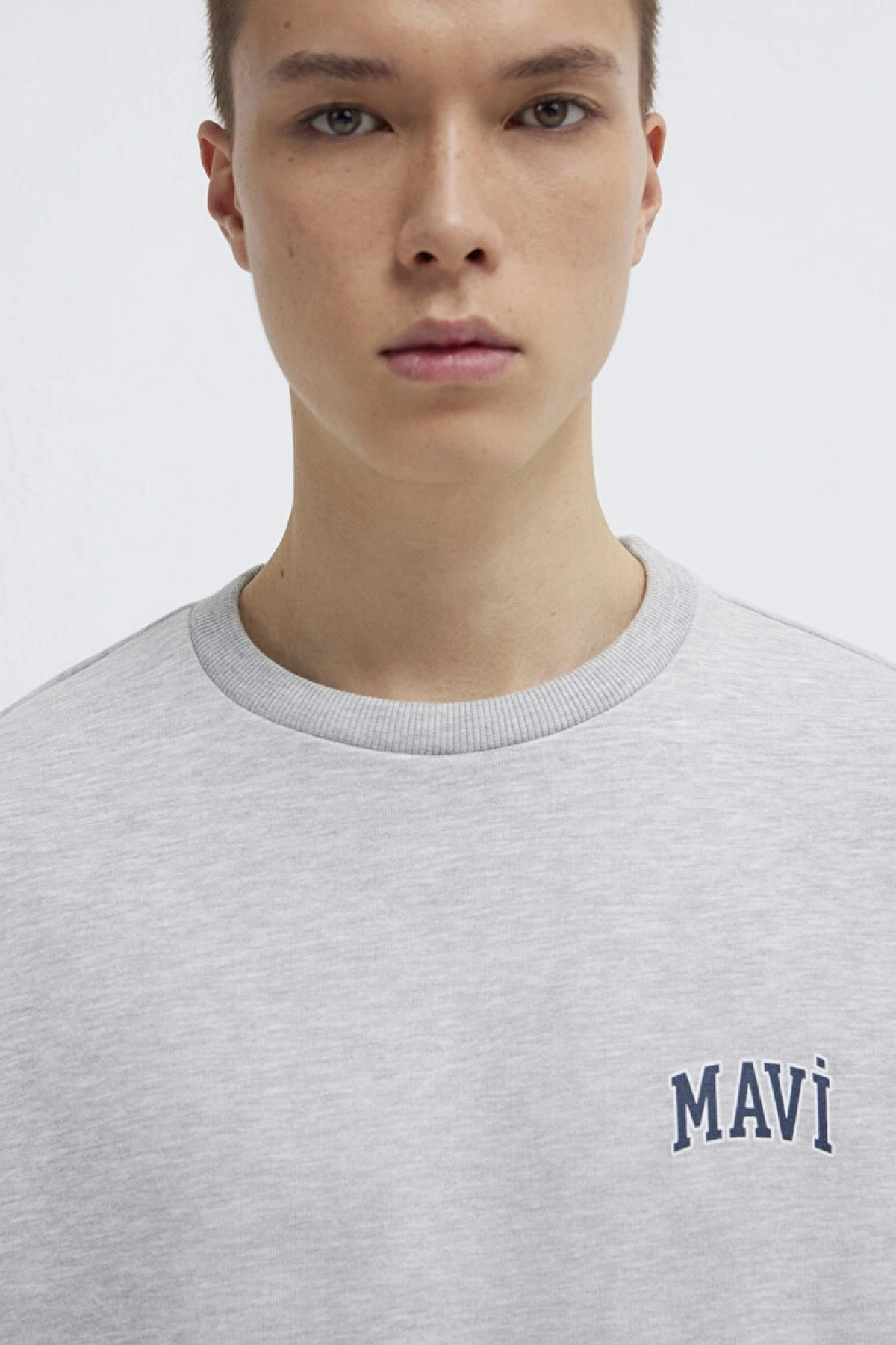 Mavi Logo Baskılı Gri Sweatshirt