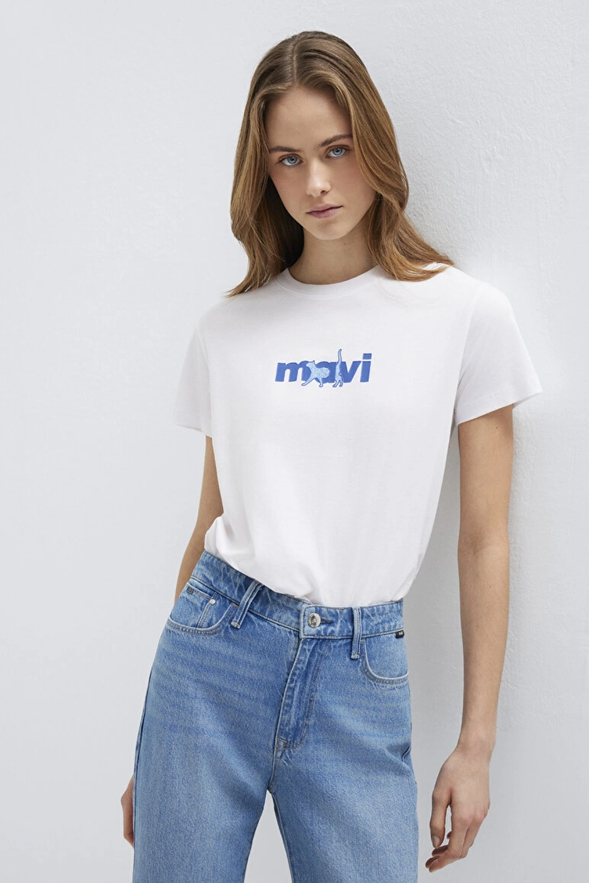 Mavi Kedi Baskılı Beyaz Tişört