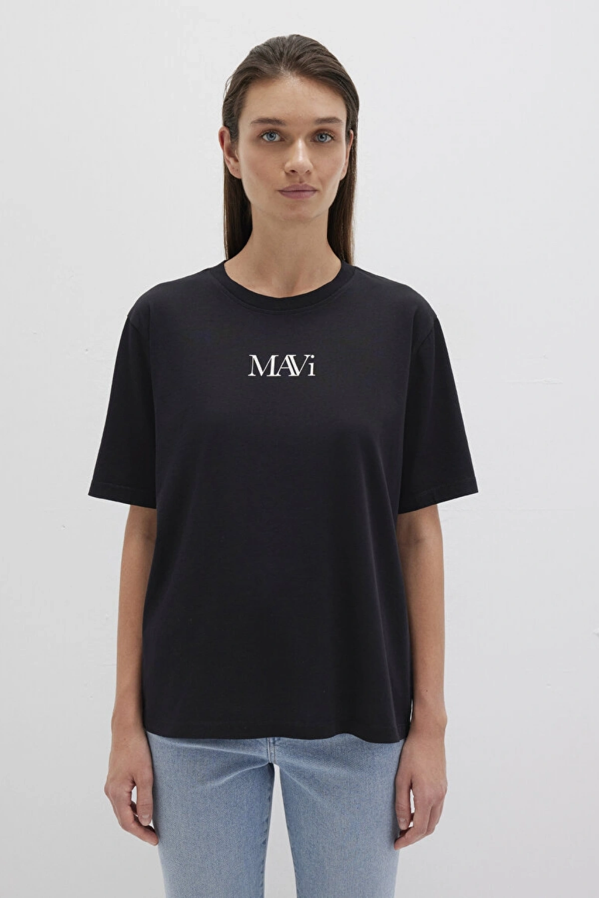 Mavi Logo Baskılı Siyah Tişört