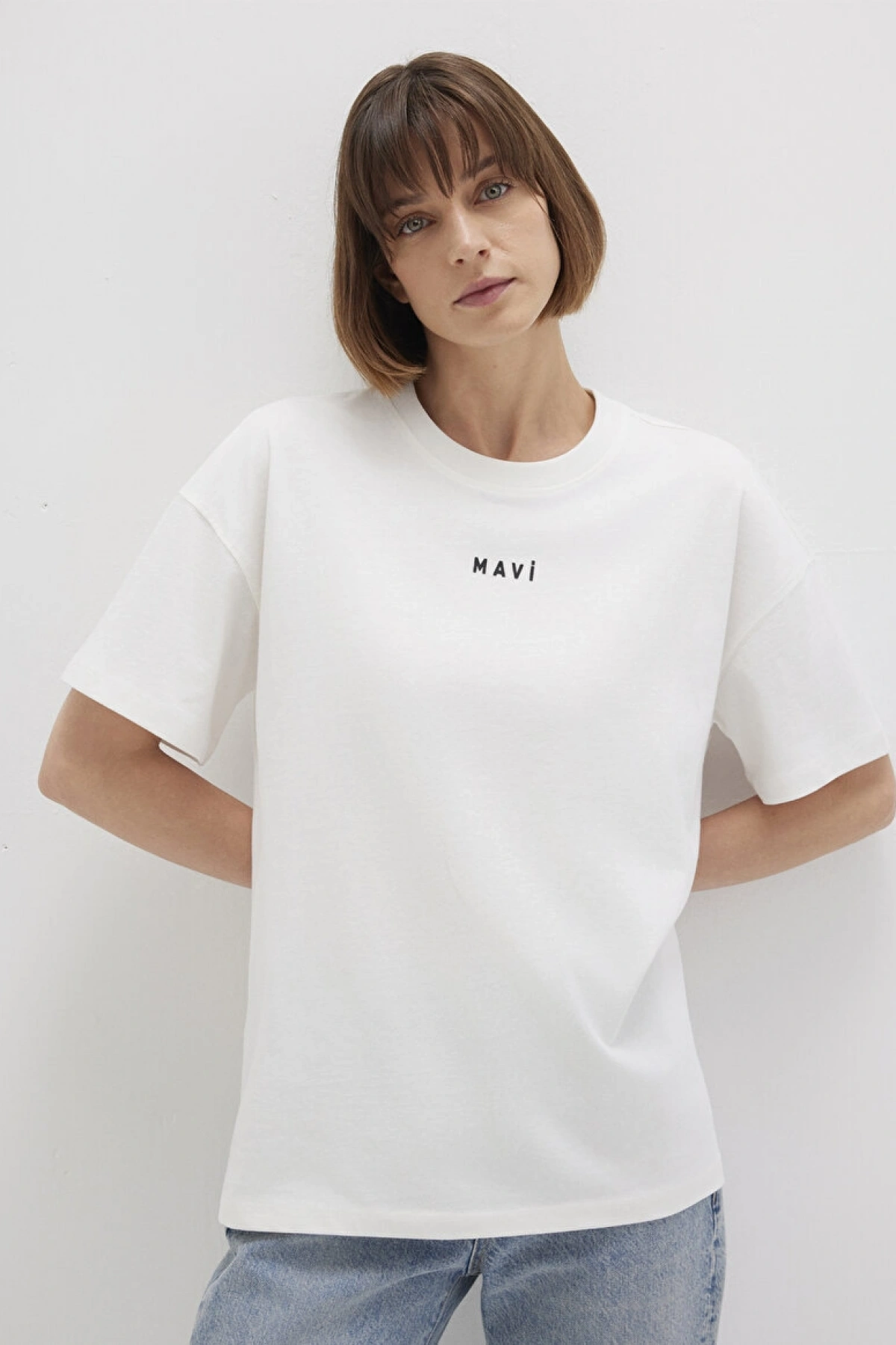 Mavi Logo Baskılı Beyaz Tişört