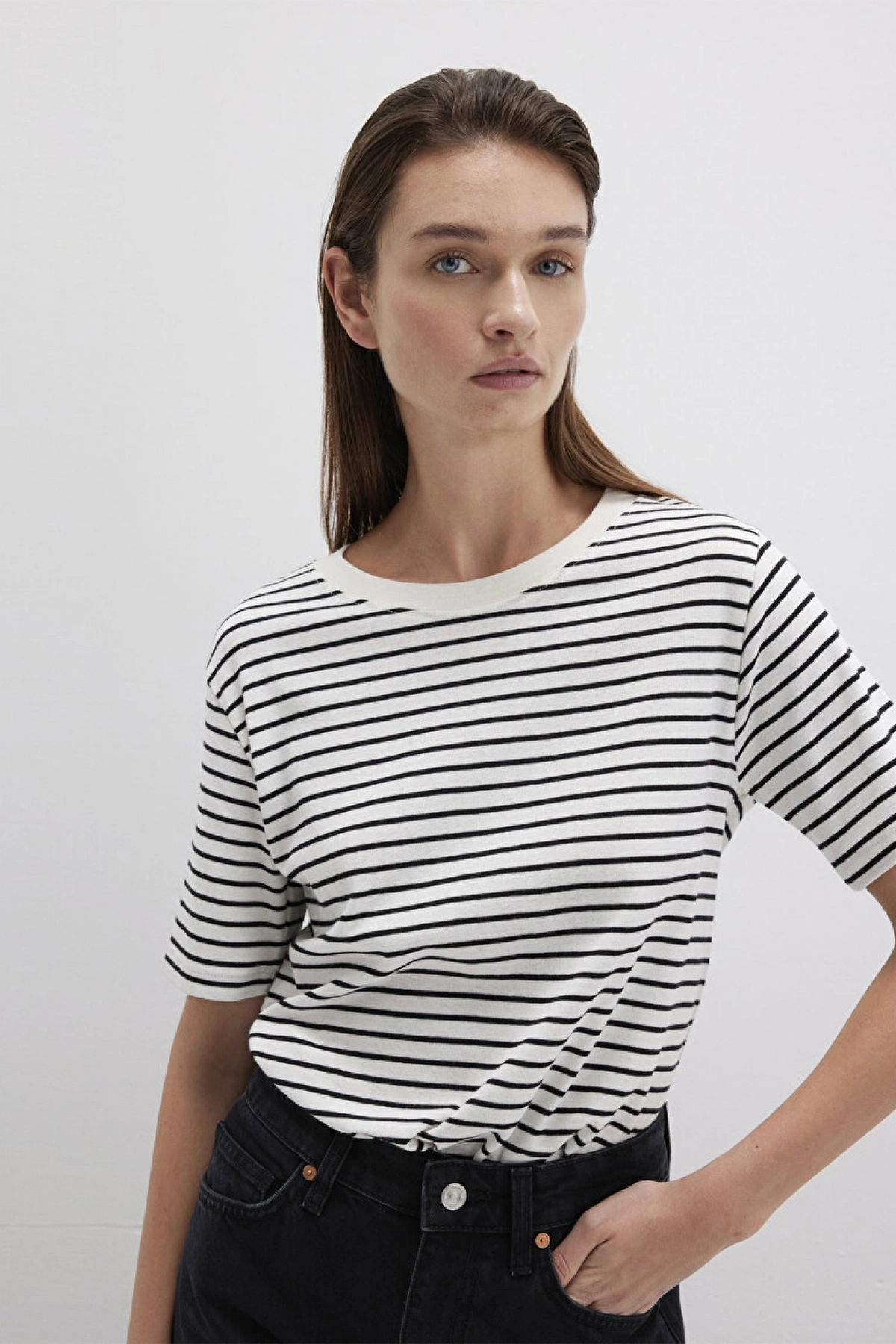 MAVİ Siyah Çizgili Tişört