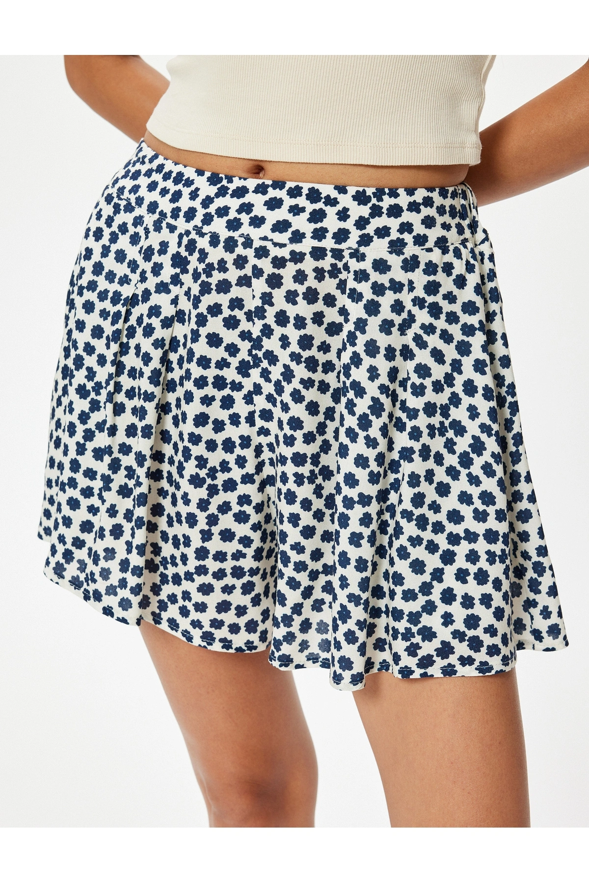 Koton Çiçekli Pileli Şort Etek Yüksek Bel Viskon Kumaş