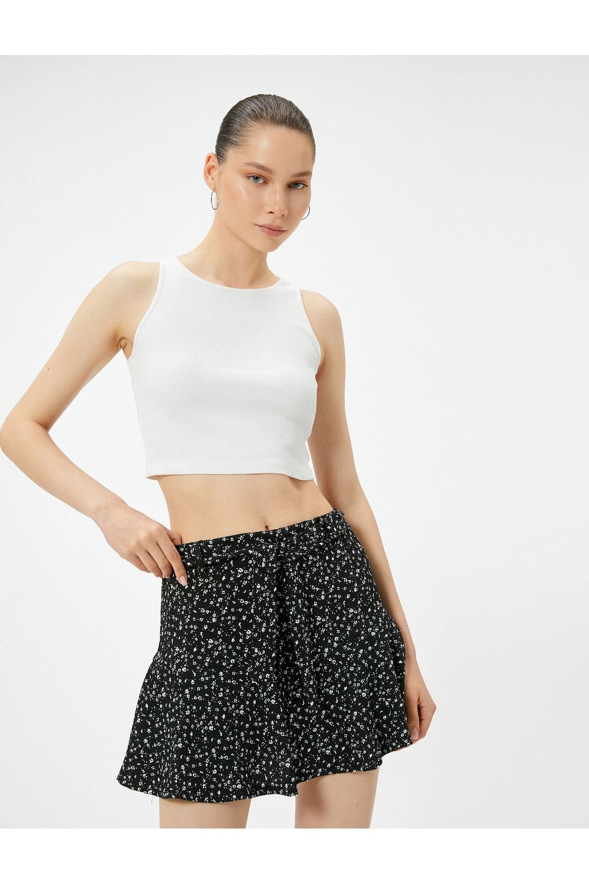 Koton Çiçekli Şort Etek Rahat Kalıp Bürümcük