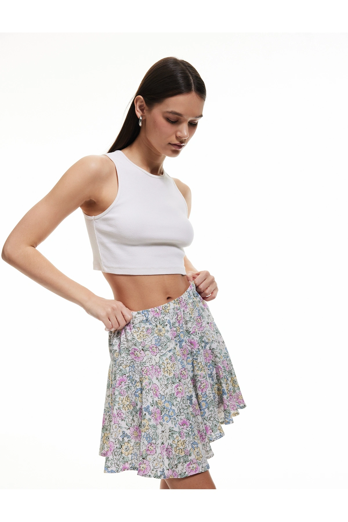 Koton Çiçekli Viskon Volanlı Mini Şort Etek