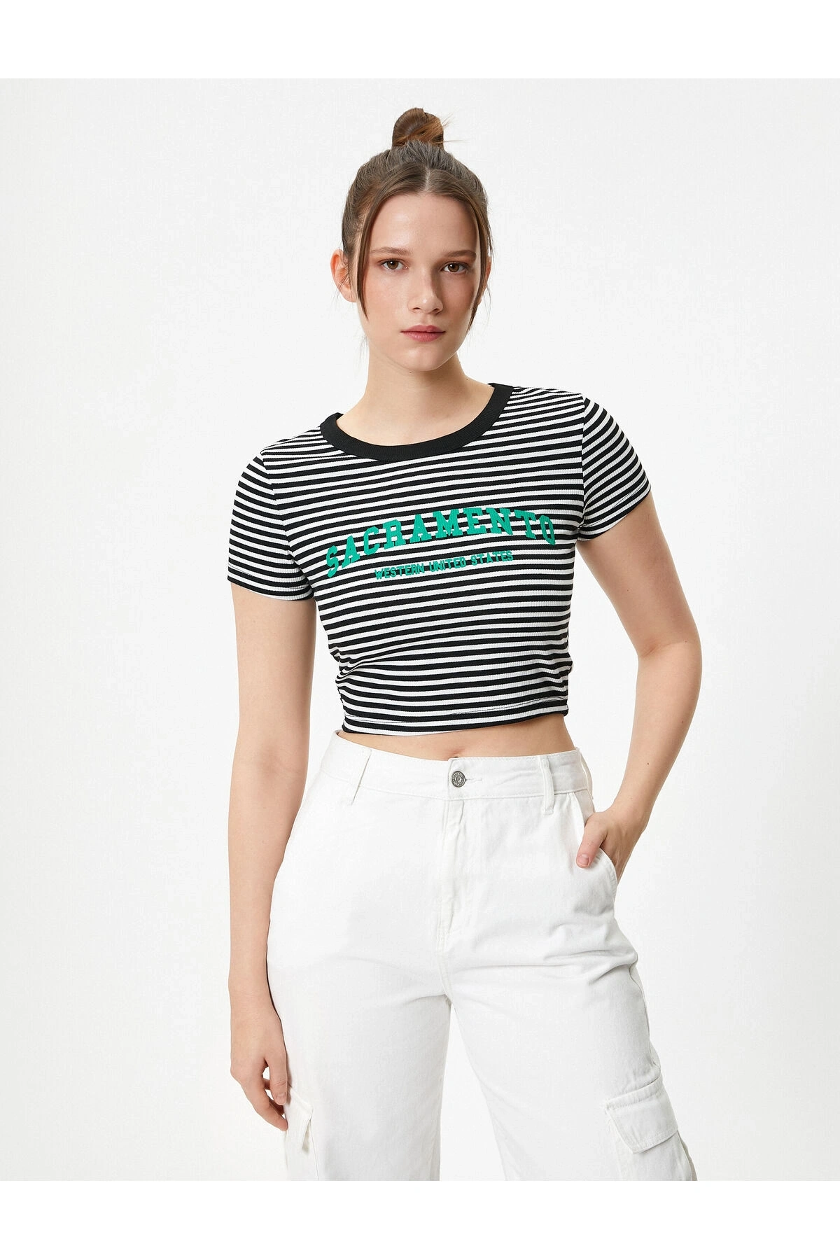 Koton Baskılı Crop Tişört Kısa Kollu Bisiklet Yaka Slim Fit Ribanalı