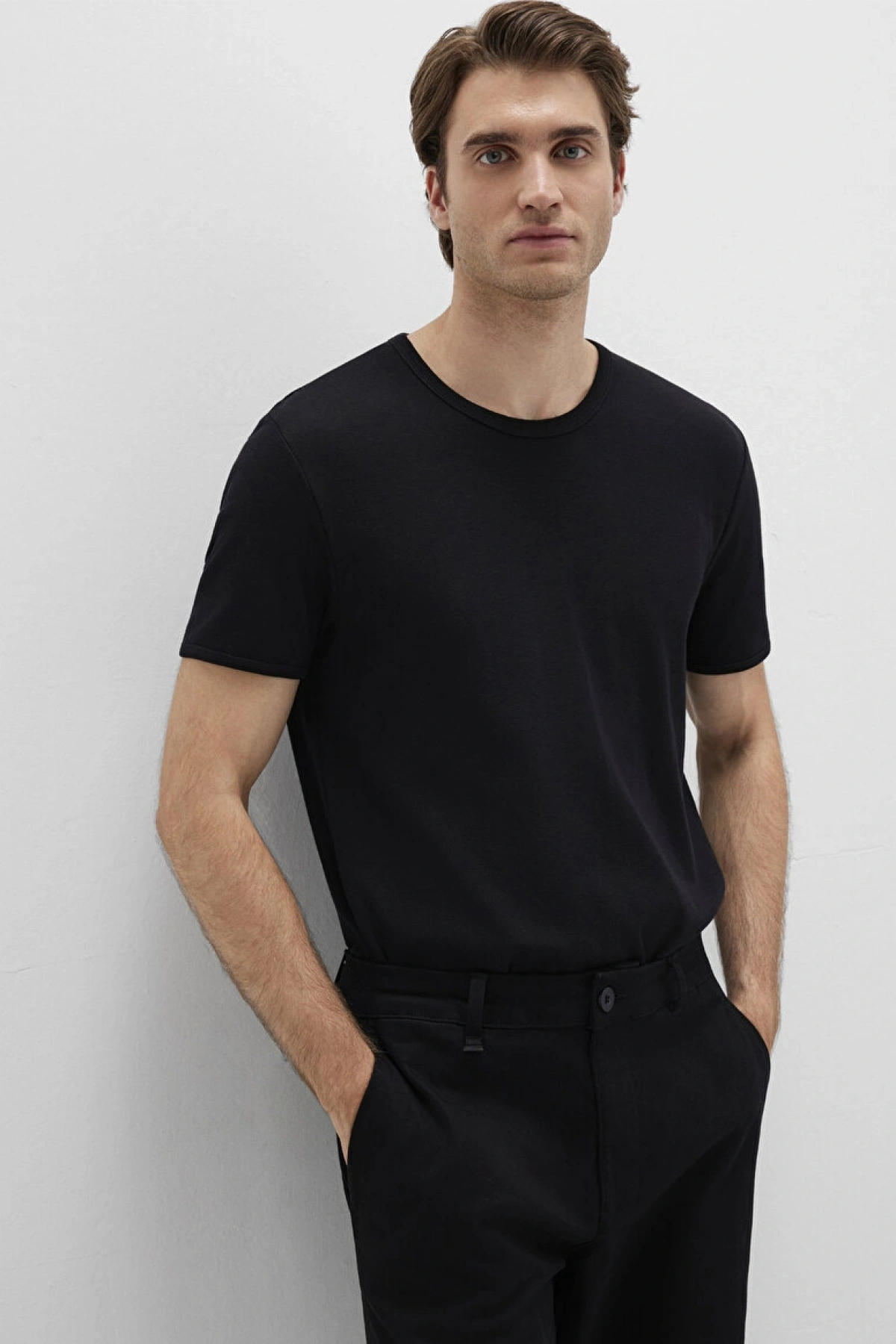 mavi Ribana Detaylı Siyah Tişört