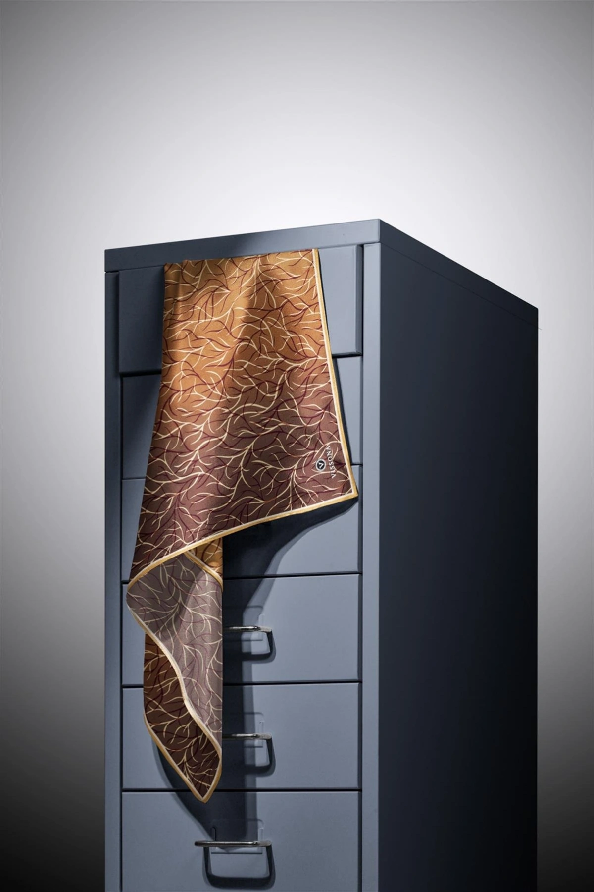 %100 Twill İpek Degrade Desenli Hardal Renkli 90x90 Eşarp Dikim Şekli : El Dikişi