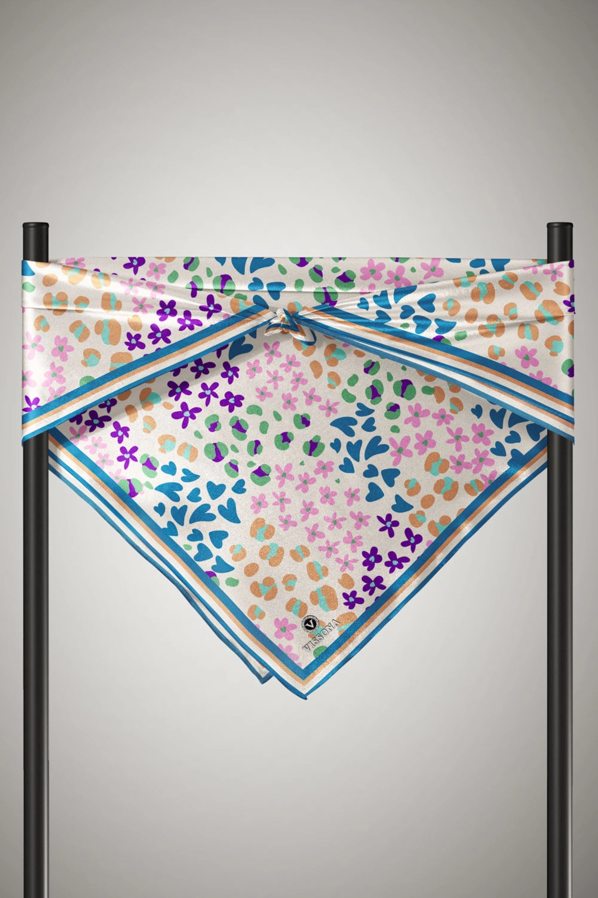 Vissona %100 Twill İpek Kalpli Leopar Desenli İndigo - Pembe Renkli 90x90 Eşarp Dikim Şekli : El Dikişi