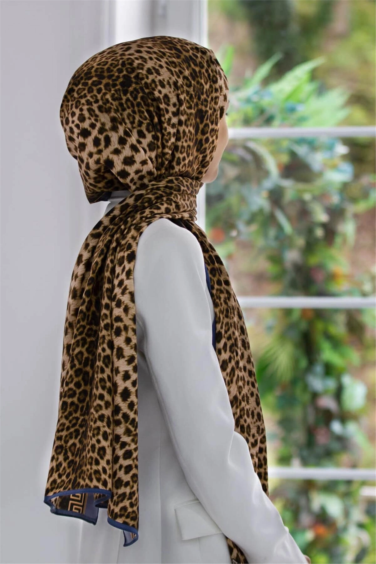 LÜKS MEDİNE BAROK BARDÜRLÜ LEOPAR DESENLİ HARDAL - İNDİGO RENKLİ 75X195 KIRIŞMAZ ŞAL MOSS KREP DİKİŞ