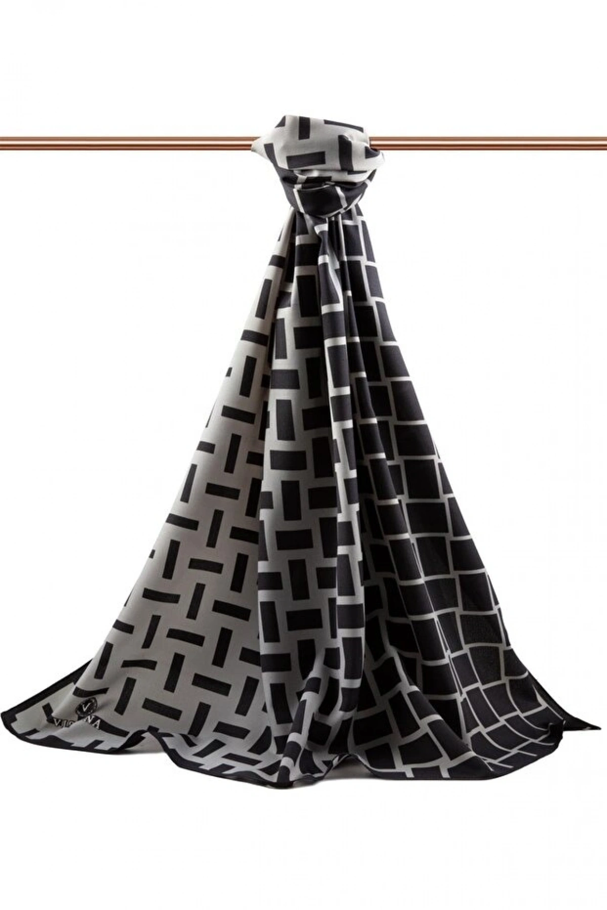 Vissona LÜKS MEDİNE İPEĞİ KARELİ DESENLİ GRİ RENKLİ 75X195 KIRIŞMAZ ŞAL MOSS KREP DİKİŞ TİPİ İTALYAN DİKİŞL