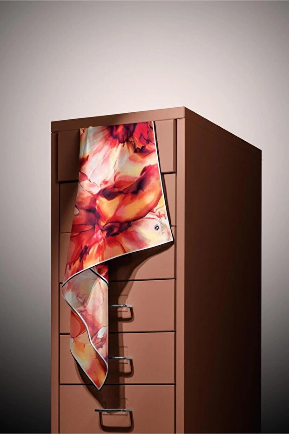 Vissona %100 Twill İpek Batik Çiçek Desenli Hardal - Kırmızı Renkli 90x90 Eşarp Kenar Dikiş Şekli El Dikişli