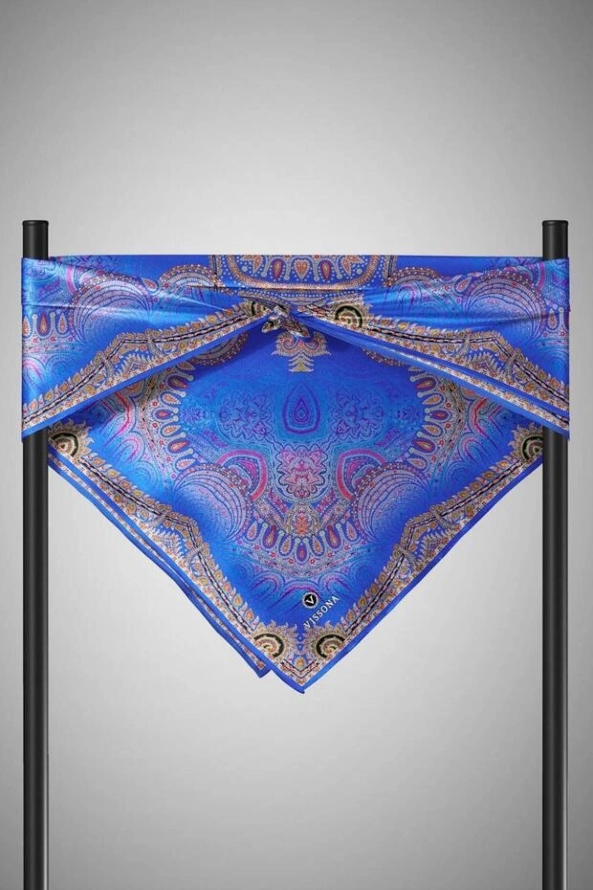 Vissona %100 Twill İpek Şal Desenli Saks Renkli 90x90 Eşarp Dikim Şekli : El Dikişi