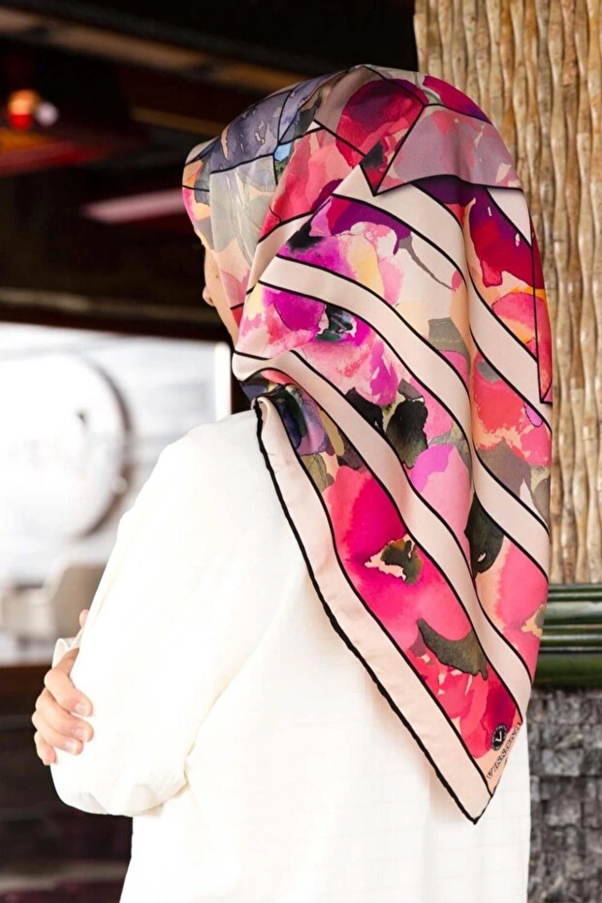 Vissona %100 Twill İpek Bahar Çiçekleri Desenli Mürdüm - Bebe Mavisi Renkli 90x90 Eşarp Kenar Dikiş Şekli El