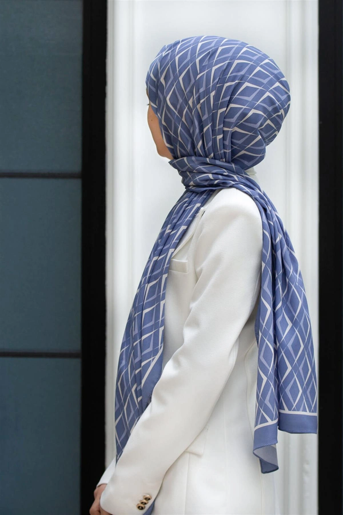 Vissona LÜKS MEDİNE İPEĞİ GEOMETRİK DESENLİ BEBE MAVİSİ RENKLİ 75X195 KIRIŞMAZ ŞAL MOSS KREP DİKİŞ TİPİ İTAL