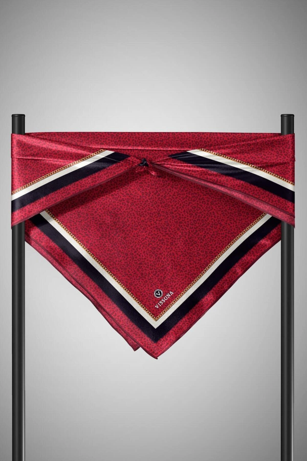 Vissona %100 Twill İpek Leopar Desenli Bordo Renkli 90x90 Eşarp Dikim Şekli : El Dikişi