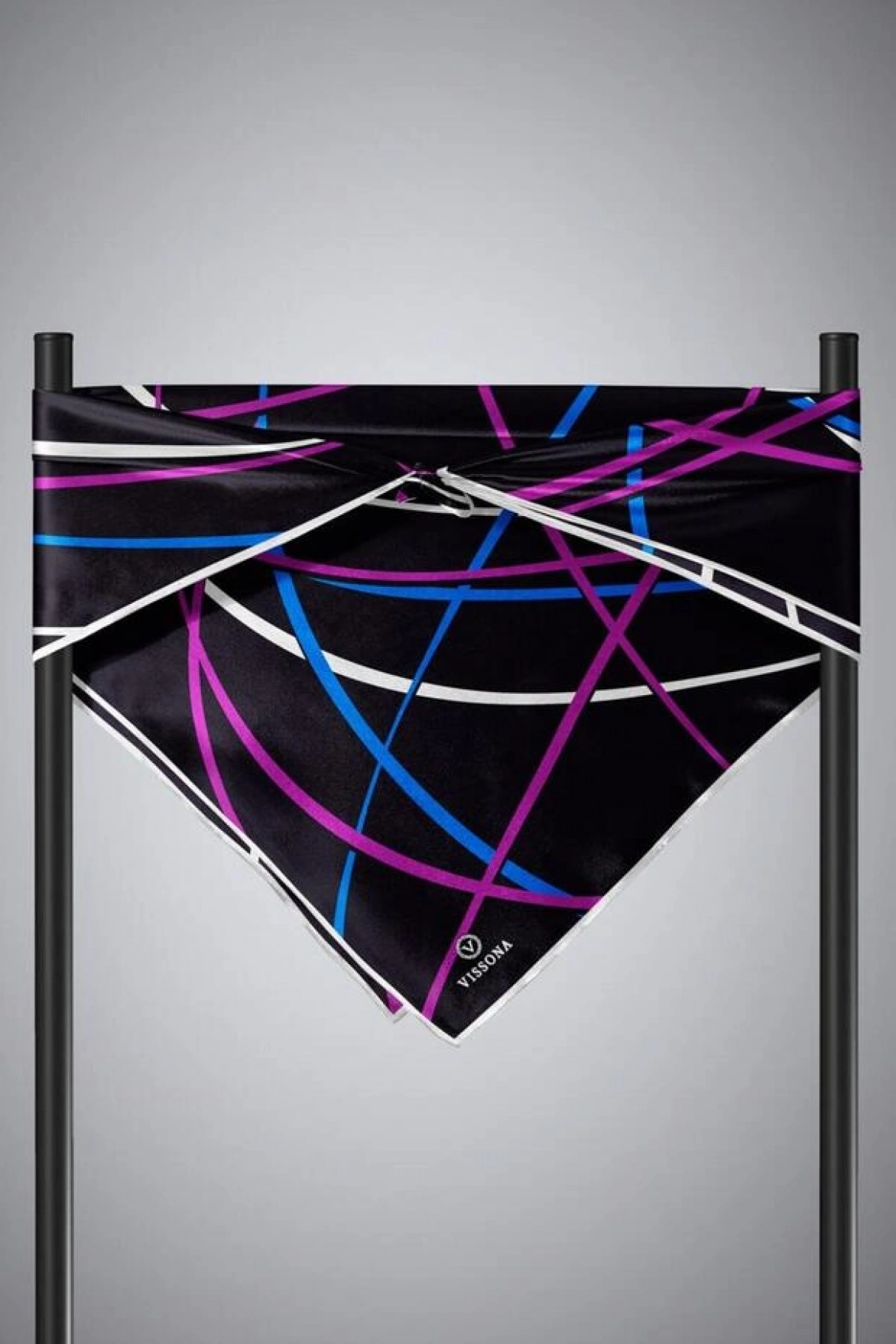 Vissona %100 Twill İpek Çizgili Desenli Saks - Fuşya Renkli 90x90 Eşarp Dikim Şekli : El Dikişi