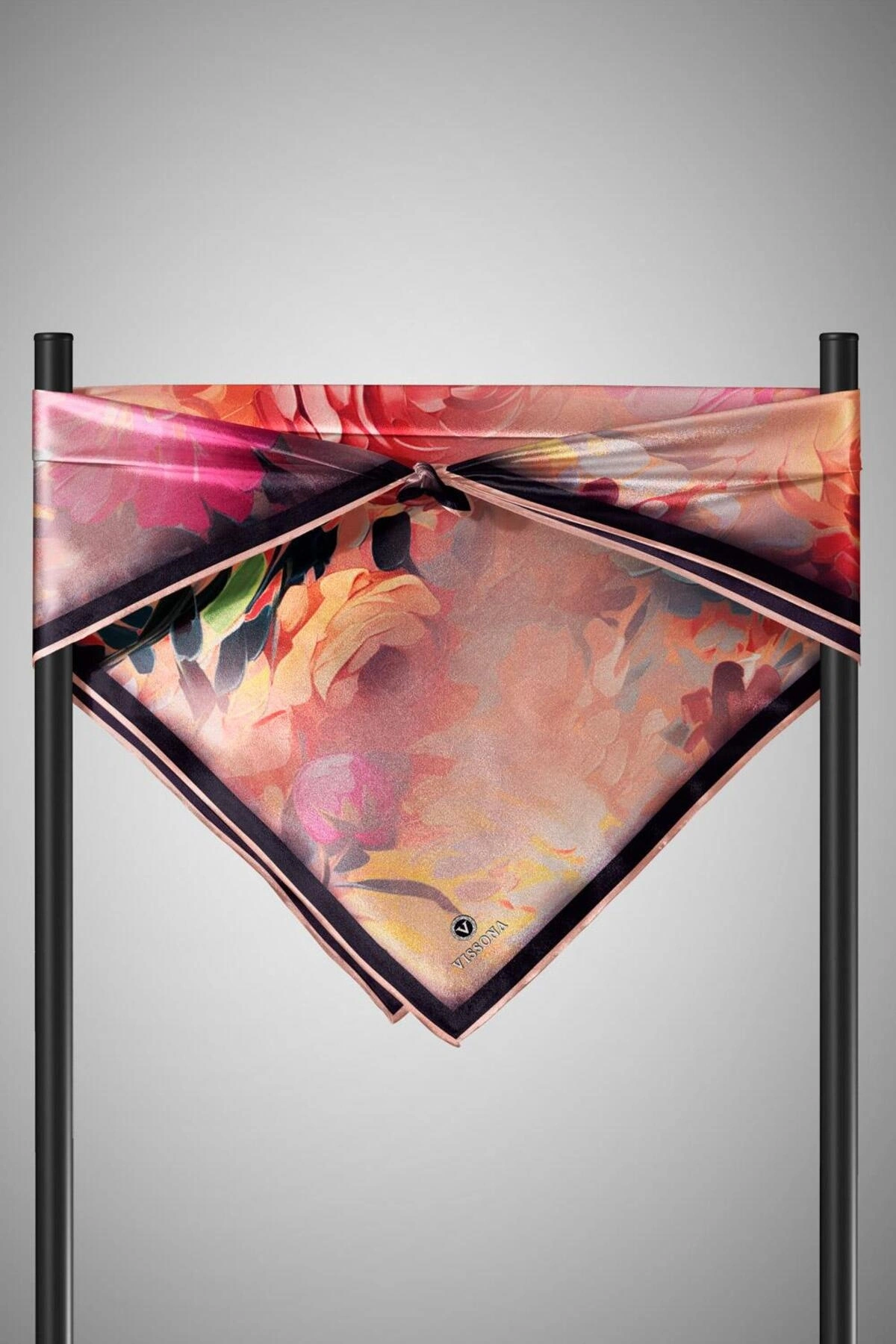 Vissona %100 Twill İpek Dumanlı Çiçek Desenli Somon Renkli 90x90 Eşarp Kenar Dikiş Şekli El Dikişli