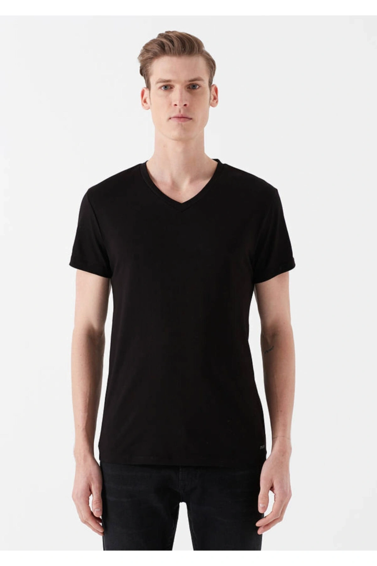 MAVİ STRETCH V YAKA TİŞÖRT Siyah,