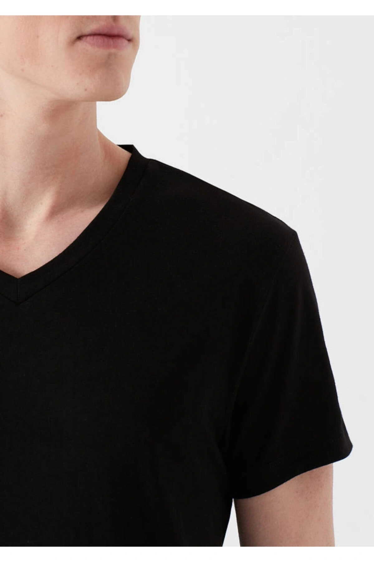 MAVİ STRETCH V YAKA TİŞÖRT Siyah,