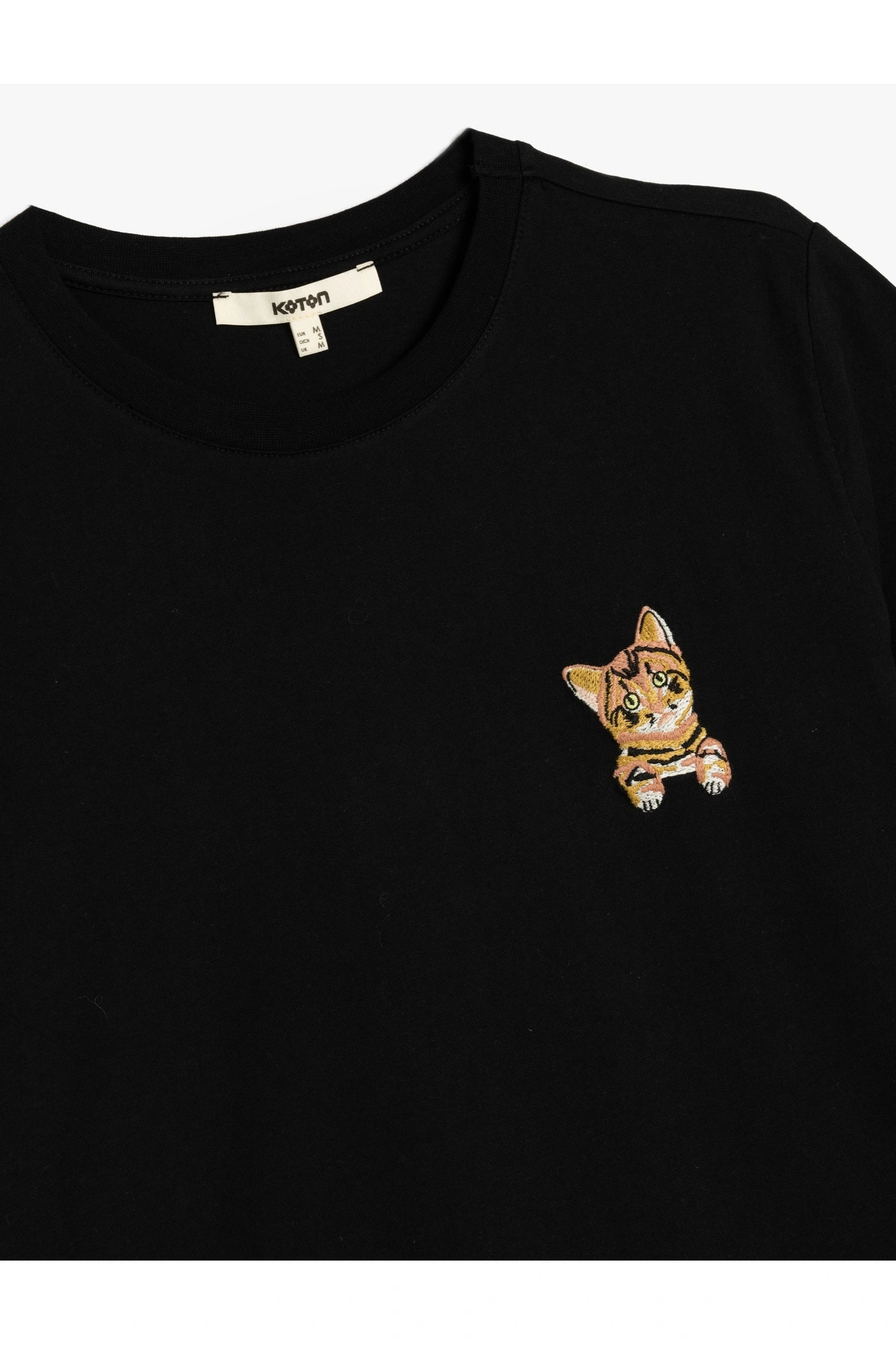 Koton Pamuklu Kedili Nakış Detaylı Kısa Kollu Bisiklet Yaka Tişört