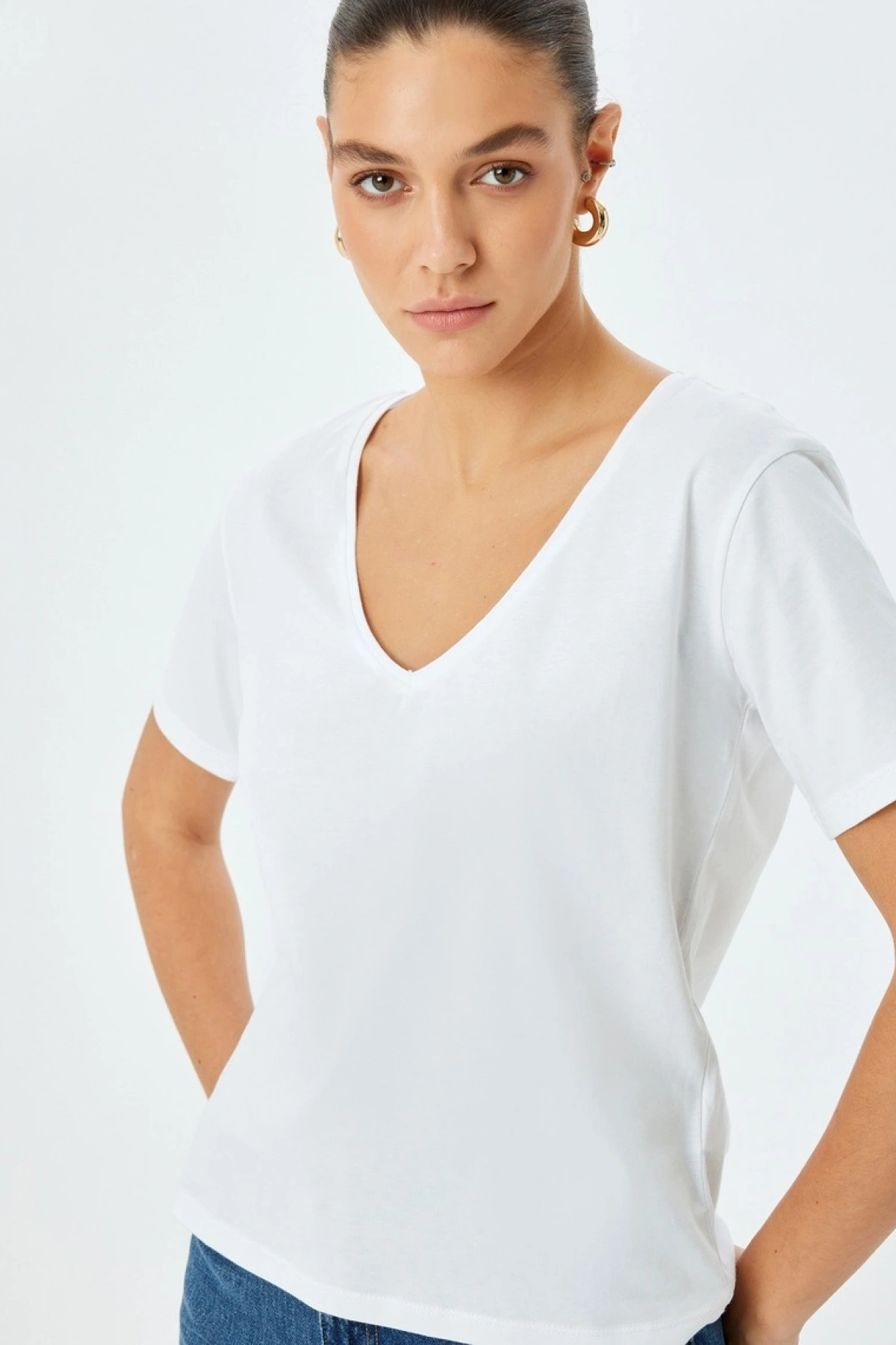 Koton Pamuklu Kısa Kollu Basic V Yaka Tişört