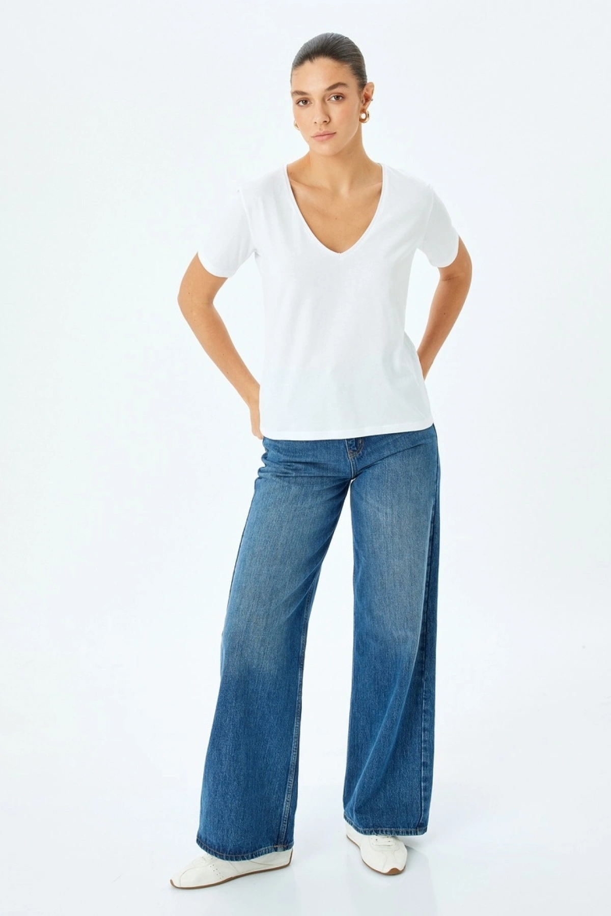 Koton Pamuklu Kısa Kollu Basic V Yaka Tişört