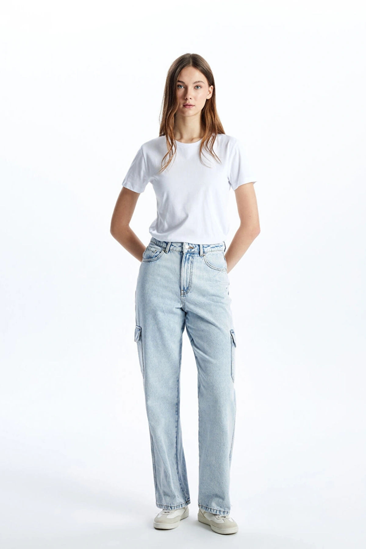 XSIDE Beyaz LC Waikiki Bisiklet Yaka Kadın Tişört