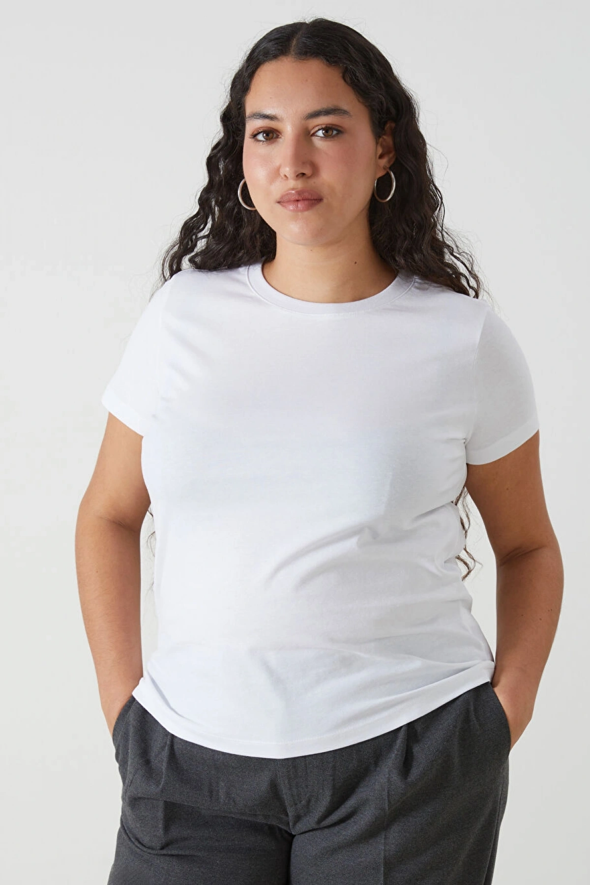 LCW Vision Beyaz Bisiklet Yaka Düz Kısa Kollu Kadın Tişört