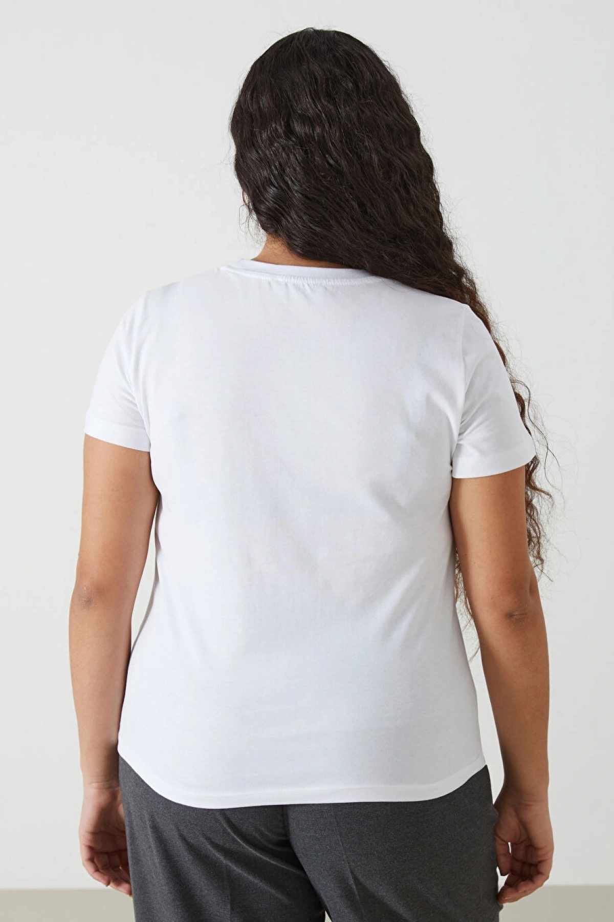 LCW Vision Beyaz Bisiklet Yaka Düz Kısa Kollu Kadın Tişört