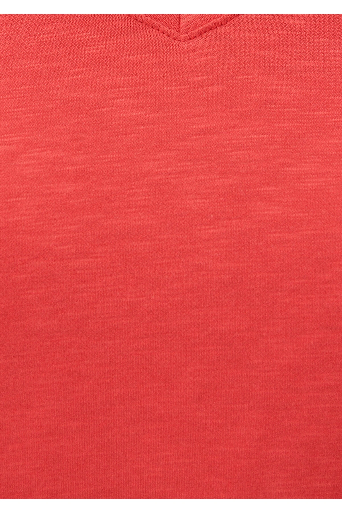 Mavi V Yaka Kırmızı Basic Tişört Slim Fit / Dar Kesim