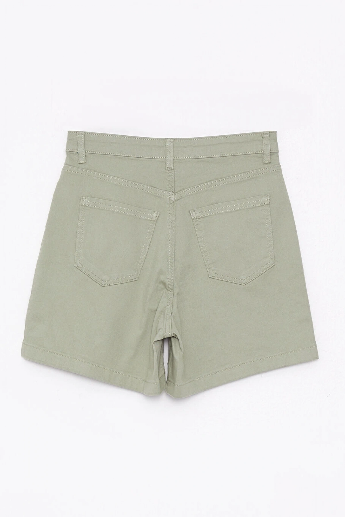 LCWAIKIKI Basic Yeşil Rahat Kalıp Düz Cep Detaylı Gabardin Kadın Şort