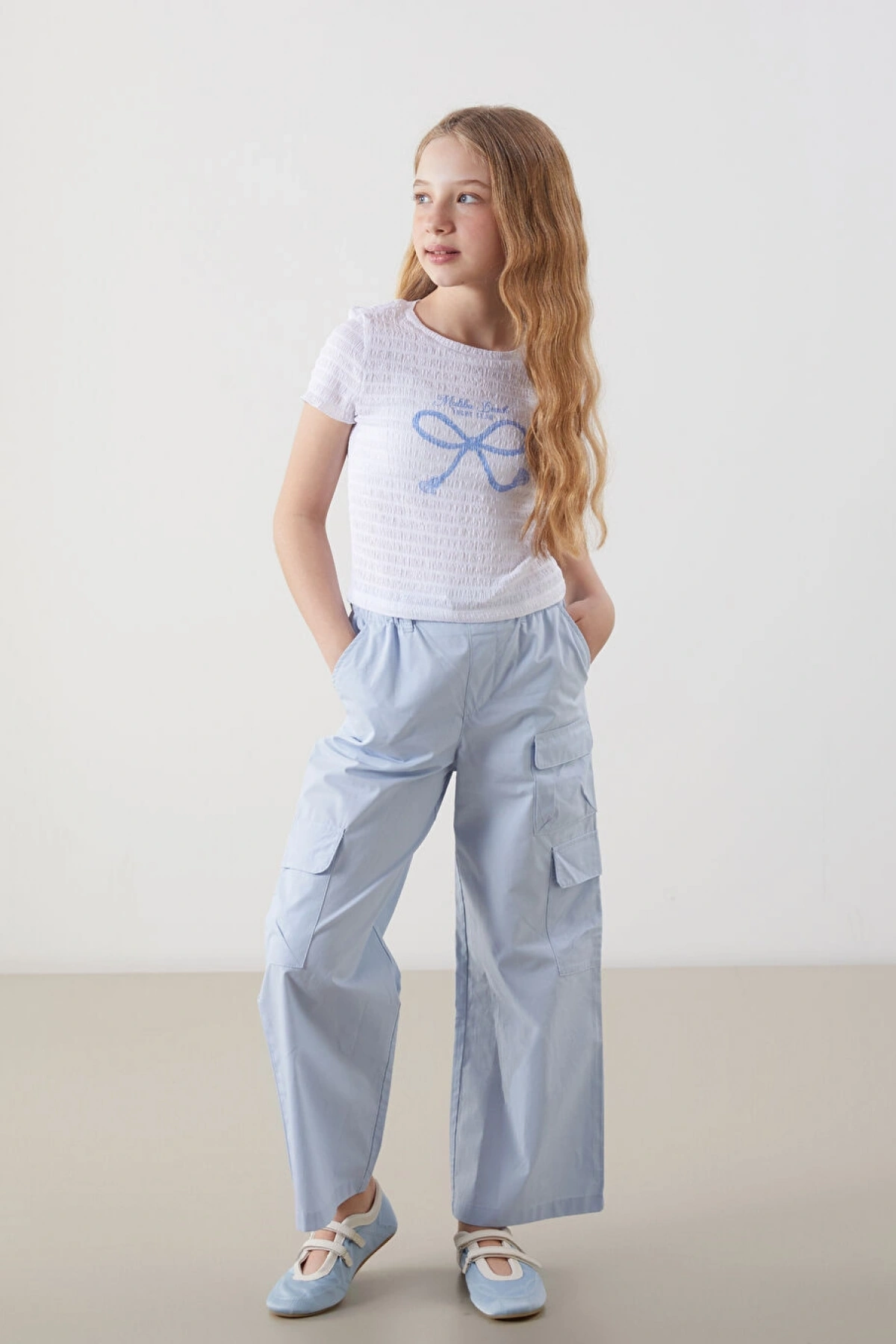 LCW Kids Beyaz Bisiklet Yaka Fiyonk Baskılı Kız Çocuk Tişört