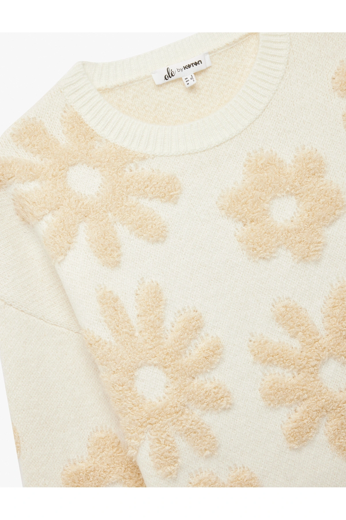 Koton Uzun Kollu Bisiklet Yaka Çiçek İşlemeli Triko Kazak