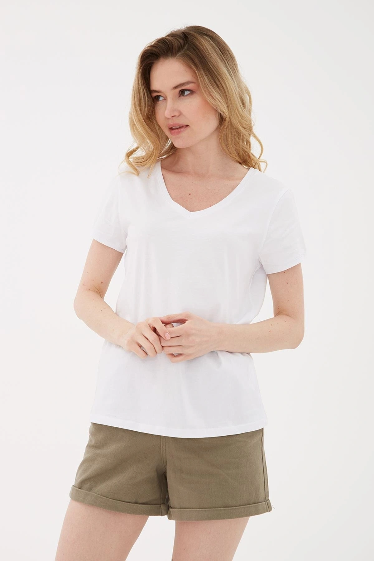 Fashion Friends V Yaka %100 Pamuklu Tişört Beyaz