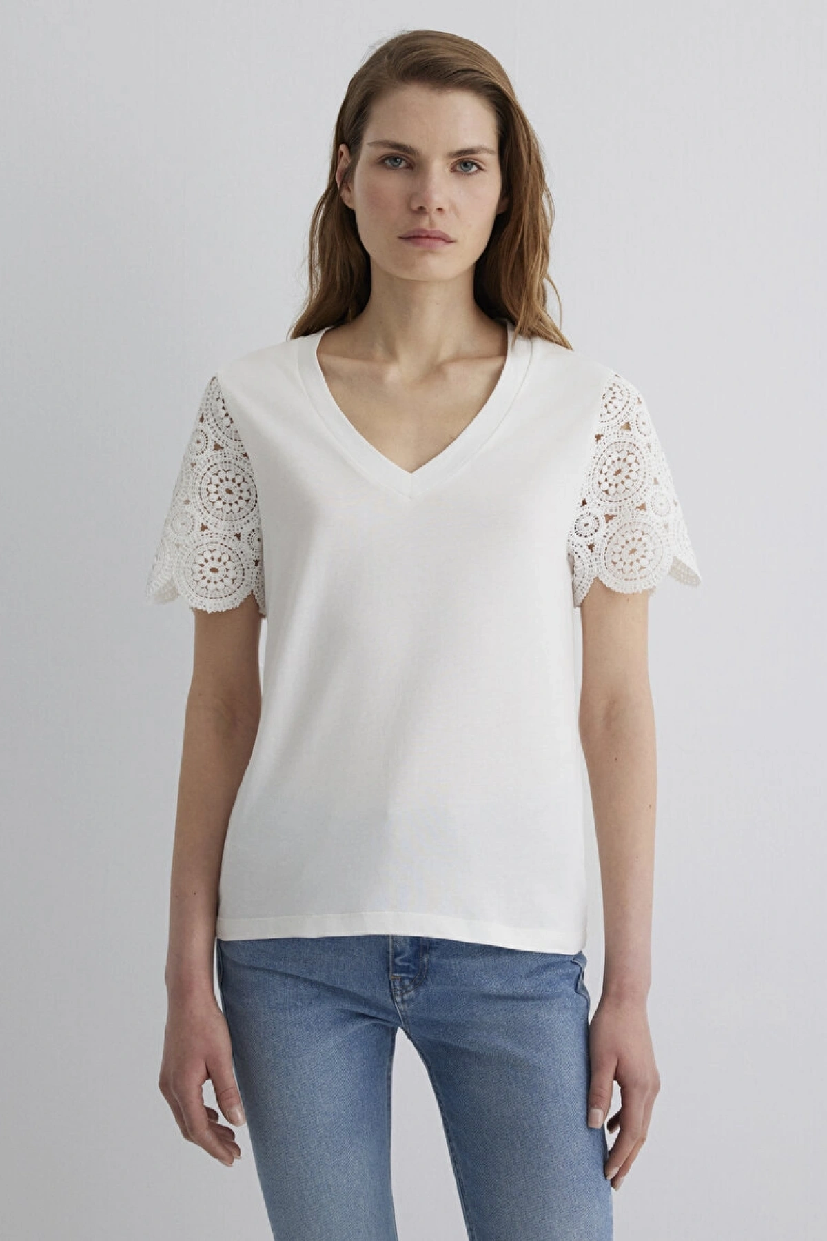 Mavi Nakış Kol Detaylı Ekru Tişört Standart