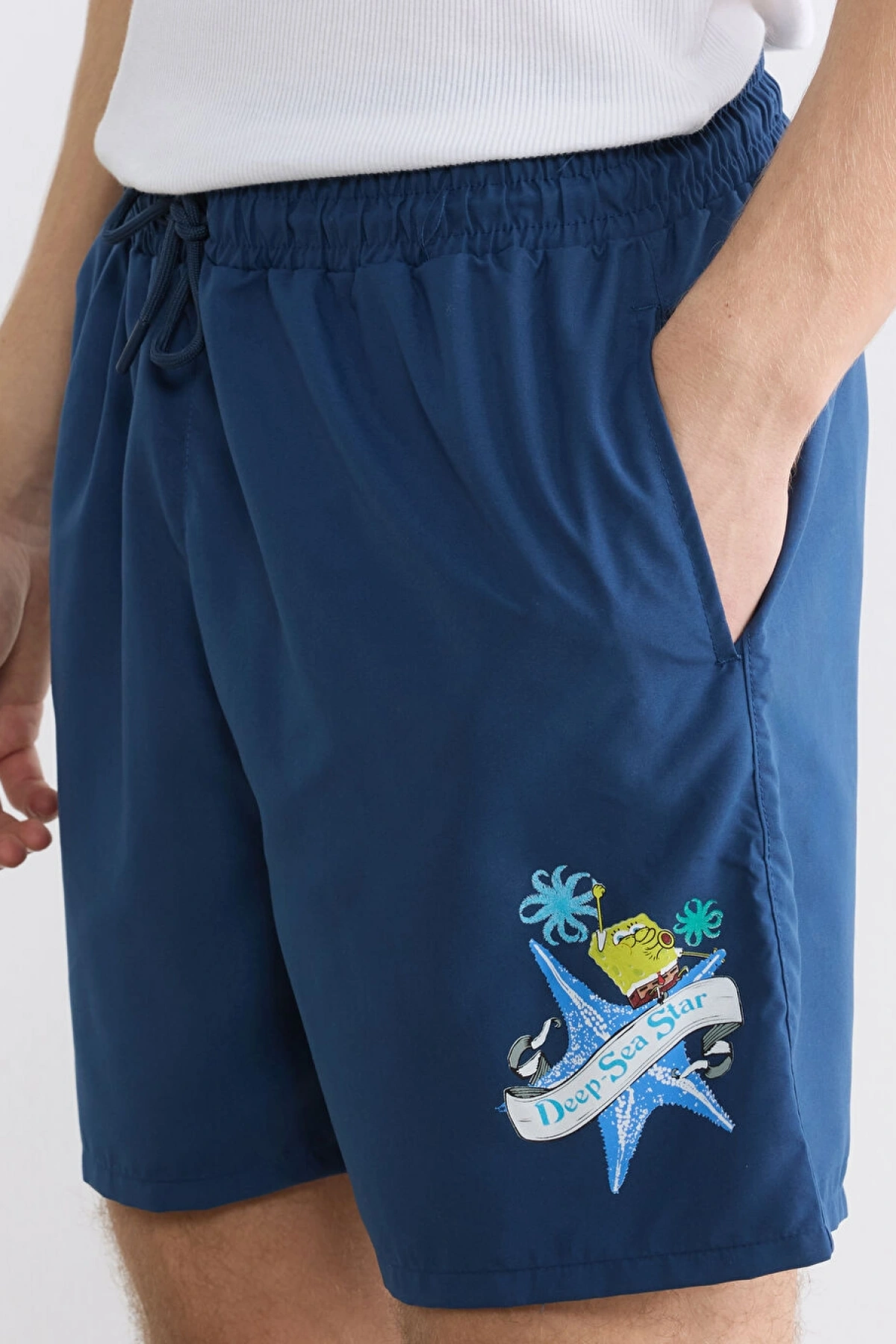 LCW SWIMWEAR Lacivert Sünger Bob Baskılı Erkek Deniz Şortu