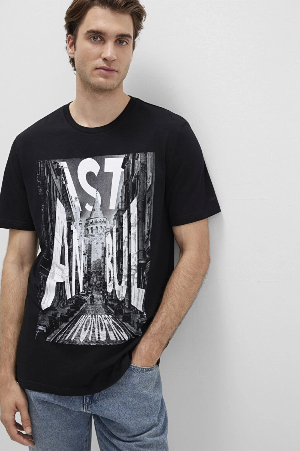 İstanbul Galata Baskılı Siyah Tişört