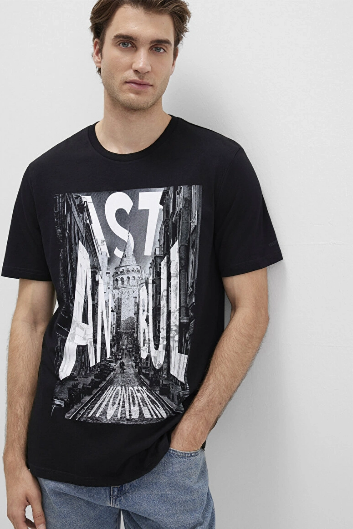 İstanbul Galata Baskılı Siyah Tişört