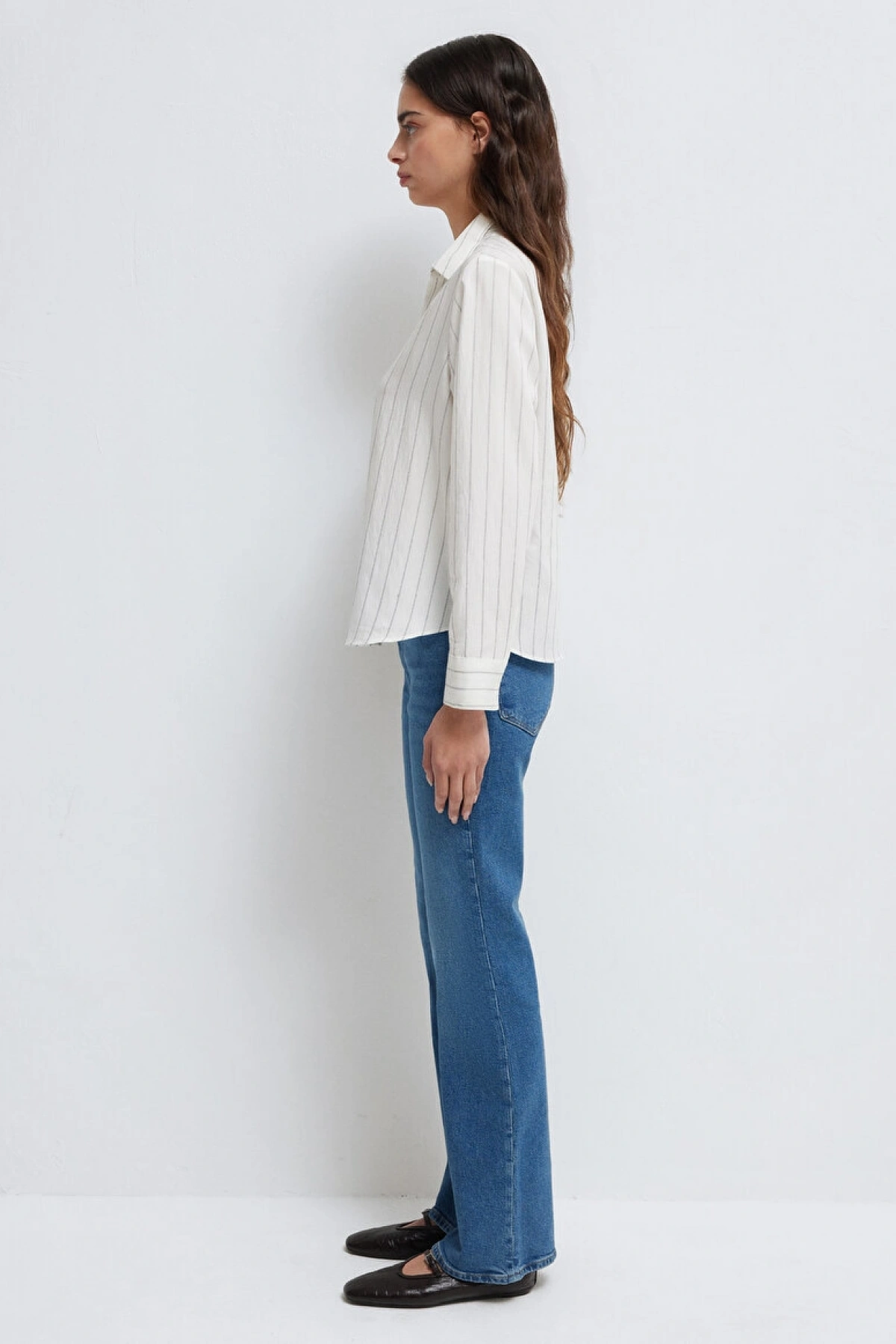 Mavi Çizgili Beyaz Bluz