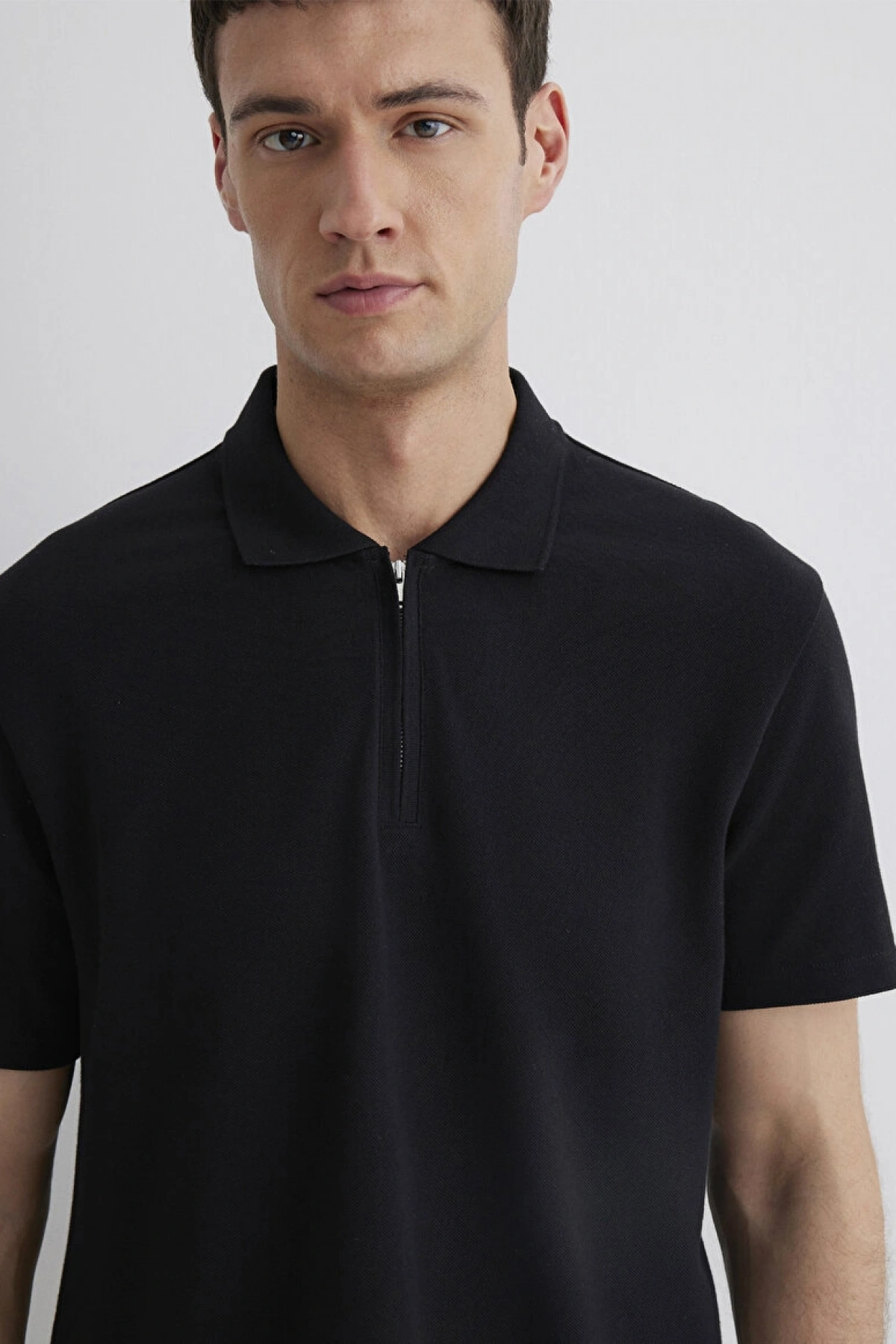 MAVİ Yarı Fermuarlı Siyah Polo Tişört