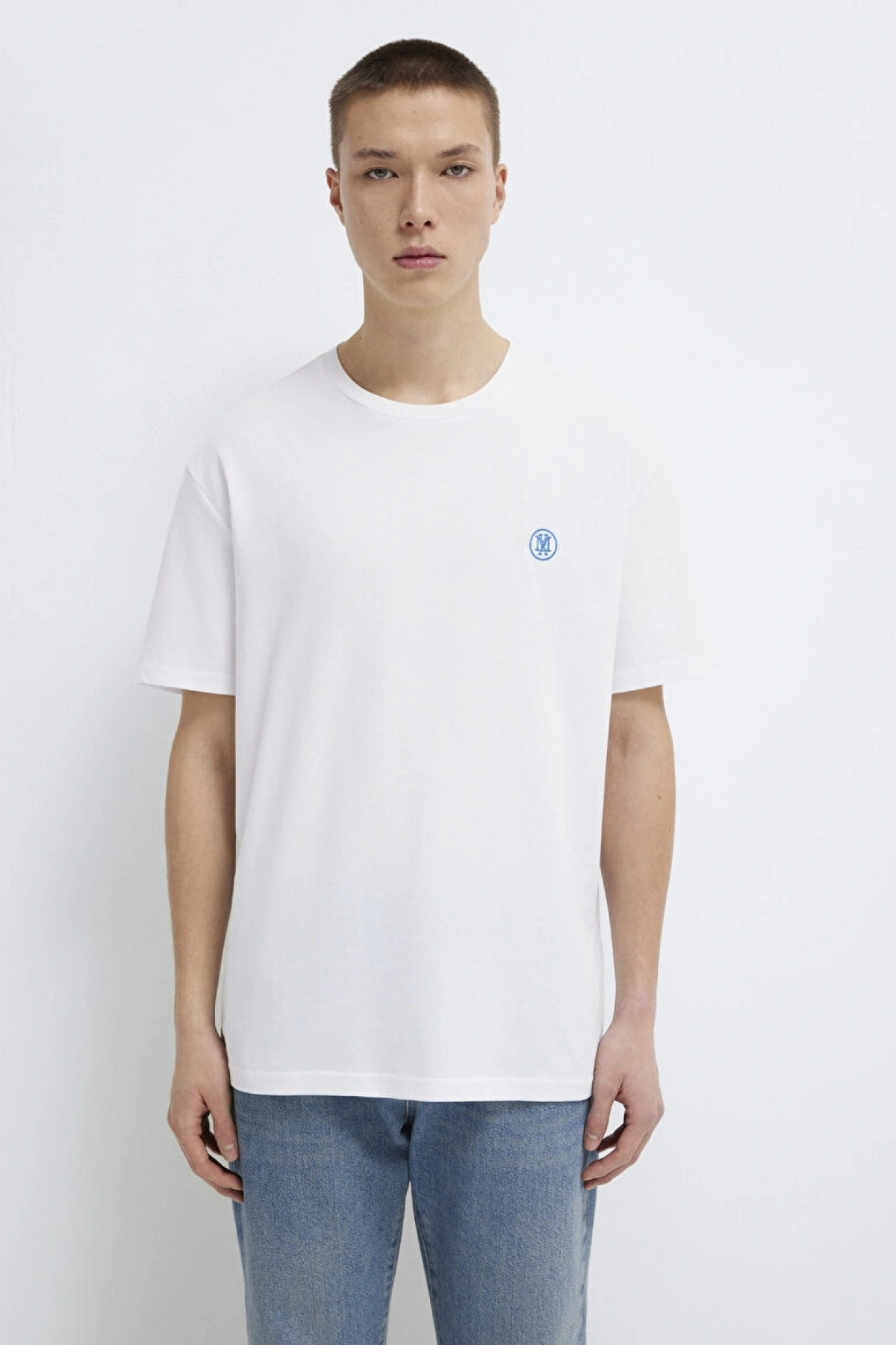 MAVİ LOGO NAKIŞLI TİŞÖRT Beyaz